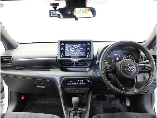 トヨタ ヤリス １．５ ハイブリッド Ｘ Ｅ－ＦＯＵＲ ４ＷＤ R6年 (北海道) 99