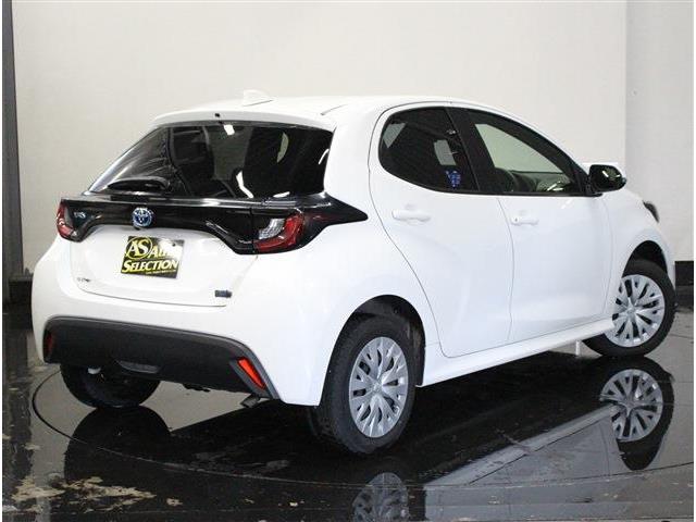 トヨタ ヤリス １．５ ハイブリッド Ｘ Ｅ－ＦＯＵＲ ４ＷＤ R6年 (北海道) 99
