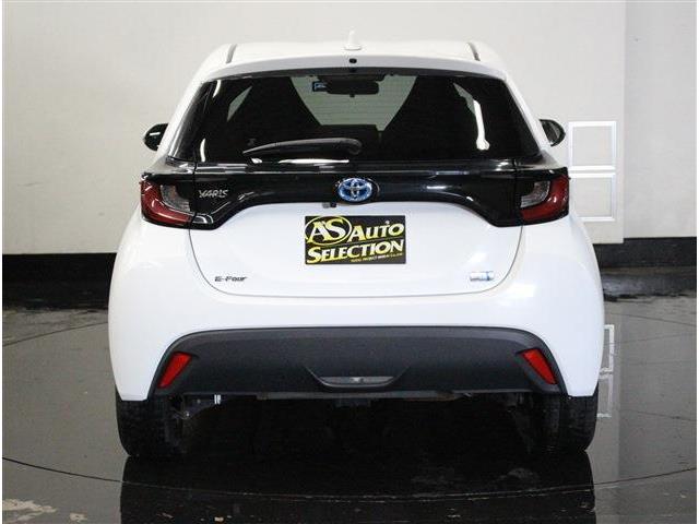 トヨタ ヤリス １．５ ハイブリッド Ｘ Ｅ－ＦＯＵＲ ４ＷＤ R6年 (北海道) 99