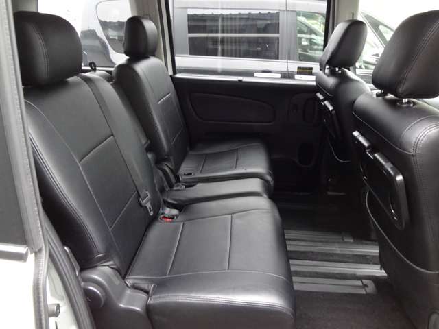 日産 セレナ ２．０ ハイウェイスター Ｓ－ＨＹＢＲＩＤ Ｖセレクション H25年 (関東) 99