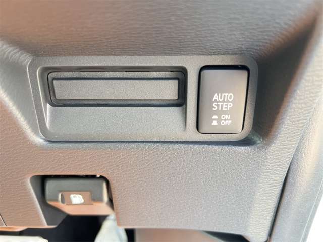 三菱 デリカ　Ｄ：５ ２．２ Ｐ ディーゼルターボ ４ＷＤ R8年 (近畿) 99