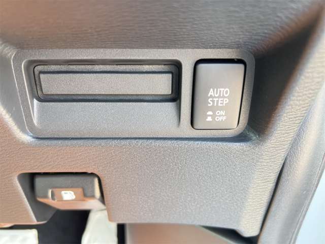 三菱 デリカ　Ｄ：５ ２．２ Ｐ ディーゼルターボ ４ＷＤ R8年 (近畿) 99