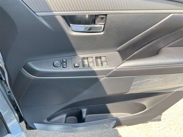 三菱 デリカ　Ｄ：５ ２．２ Ｐ ディーゼルターボ ４ＷＤ R8年 (近畿) 99