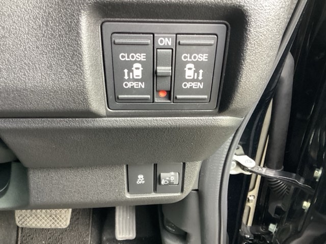 ホンダ Ｎ　ＢＯＸ カスタム ６６０ ターボ R7年 (近畿) 99