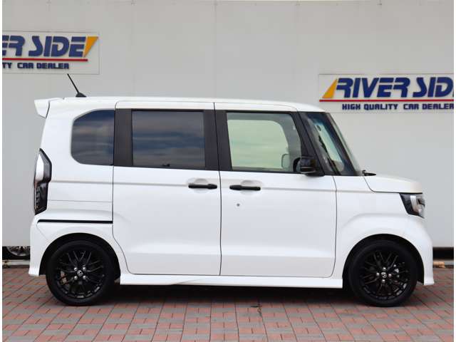 ホンダ Ｎ　ＢＯＸ カスタム ６６０ Ｌ ターボ スタイルプラス ブラック R4年 (関東) 99