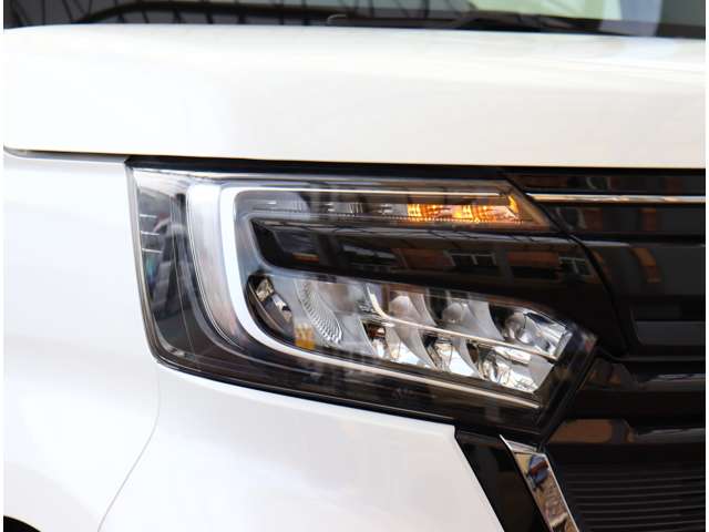 ホンダ Ｎ　ＢＯＸ カスタム ６６０ Ｌ ターボ スタイルプラス ブラック R4年 (関東) 99