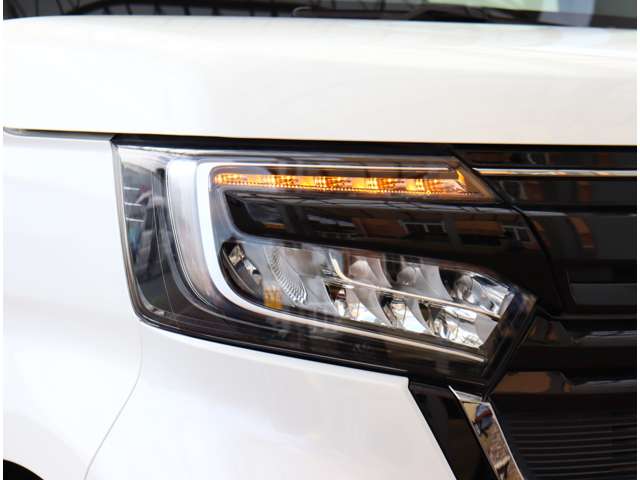 ホンダ Ｎ　ＢＯＸ カスタム ６６０ Ｌ ターボ スタイルプラス ブラック R4年 (関東) 99