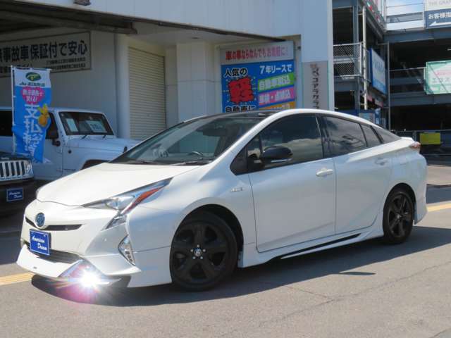 トヨタ プリウス １．８ Ｓ セーフティ プラス ツートーン H29年 (九州・沖縄) 99