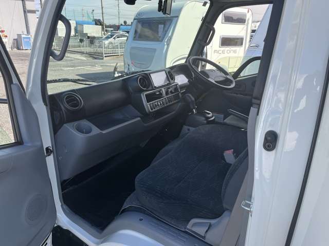 トヨタ カムロード ナッツＲＶ R5年 (関東) 99
