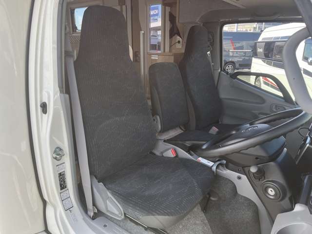 トヨタ カムロード ナッツＲＶ R5年 (関東) 99