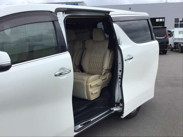 トヨタ ヴェルファイア　ハイブリッド ハイブリッド ２．５ Ｖ Ｅ－ＦＯＵＲ ４ＷＤ H27年 (東北) 99