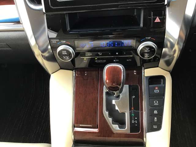 トヨタ ヴェルファイア　ハイブリッド ハイブリッド ２．５ Ｖ Ｅ－ＦＯＵＲ ４ＷＤ H27年 (東北) 99