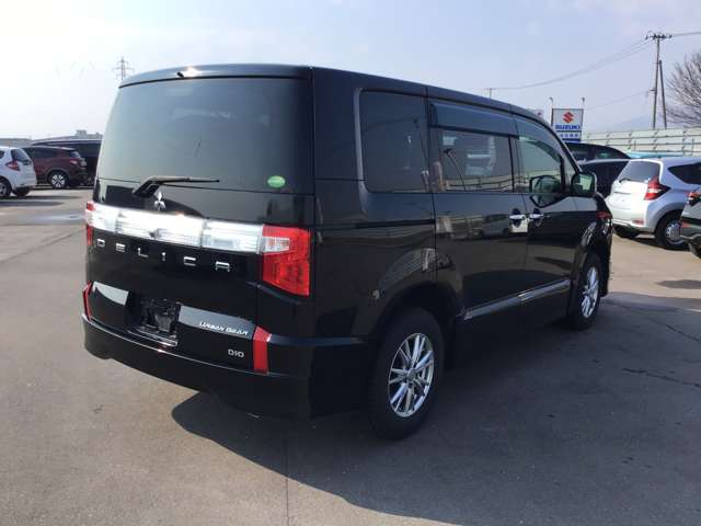 三菱 デリカ　Ｄ：５ アーバンギア ２．２ Ｇ パワーパッケージ ディーゼルターボ ４ＷＤ R1年 (東北) 99