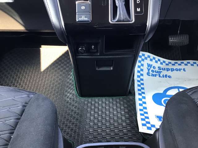 三菱 デリカ　Ｄ：５ アーバンギア ２．２ Ｇ パワーパッケージ ディーゼルターボ ４ＷＤ R1年 (東北) 99