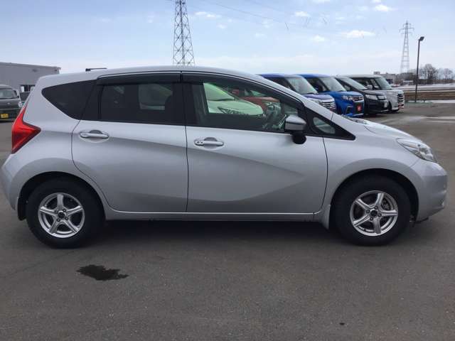 日産 ノート １．２ Ｘ ＦＯＵＲ Ｖセレクション プラスセーフティ ４ＷＤ H27年 (東北) 99