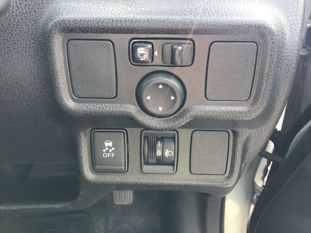 日産 ノート １．２ Ｘ ＦＯＵＲ ４ＷＤ R1年 (東北) 99