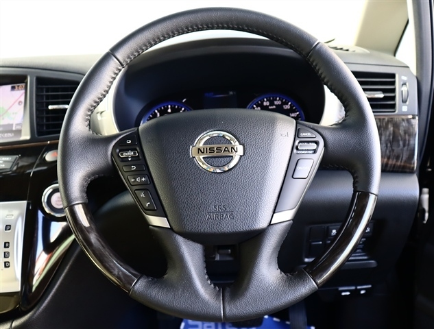 日産 エルグランド ２．５ ２５０ハイウェイスター Ｓ ホワイトレザー アーバンクロム H29年 (関東) 99