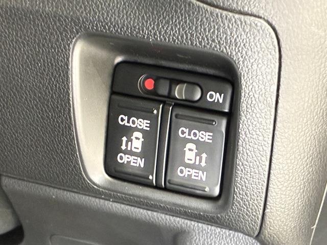 ホンダ Ｎ　ＢＯＸ ６６０ カスタムＧ ＳＳパッケージ H26年 (中国) 99
