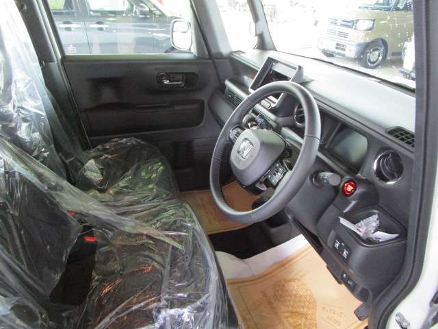 ホンダ Ｎ　ＢＯＸ カスタム ６６０ ターボ ブラック スタイル ４ＷＤ R8年 (関東) 99