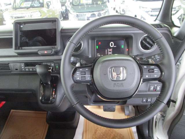 ホンダ Ｎ　ＢＯＸ カスタム ６６０ ターボ ブラック スタイル ４ＷＤ R8年 (関東) 99