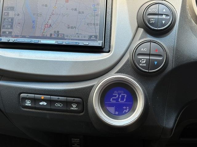 ホンダ フィット　ハイブリッド １．３ スマートセレクション H23年 (近畿) 99