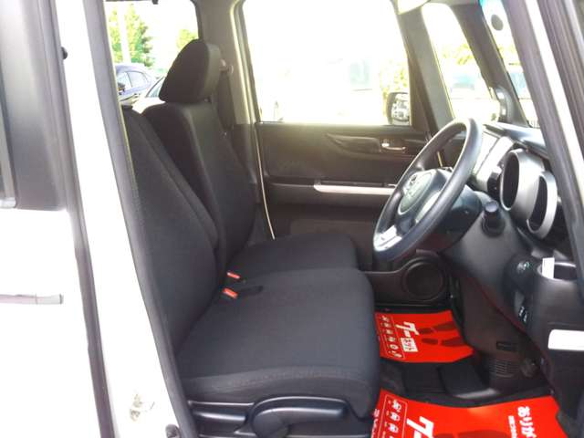 ホンダ Ｎ　ＢＯＸ ６６０ カスタムＧ ＳＳパッケージ H27年 (中国) 99