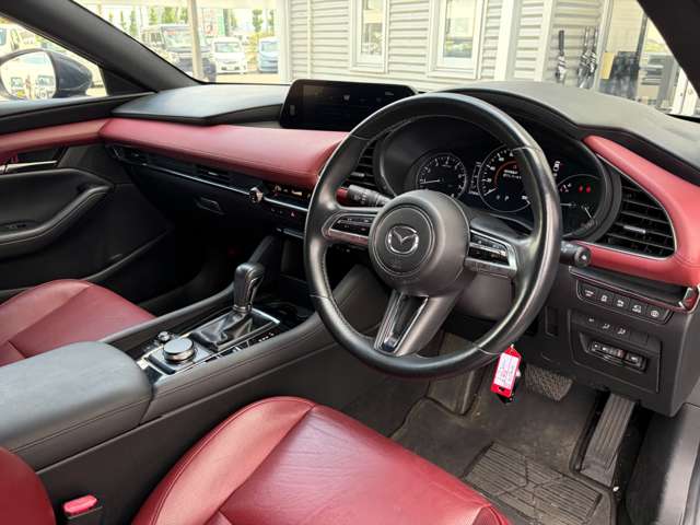 マツダ ＭＡＺＤＡ３　ファストバック ２．０ ２０Ｓ バーガンディ セレクション R3年 (関東) 99