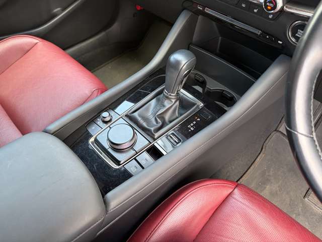 マツダ ＭＡＺＤＡ３　ファストバック ２．０ ２０Ｓ バーガンディ セレクション R3年 (関東) 99