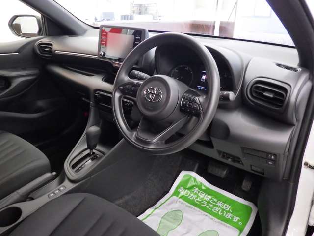 トヨタ ヤリス １．５ ハイブリッド Ｘ Ｅ－ＦＯＵＲ ４ＷＤ R5年 (東北) 99