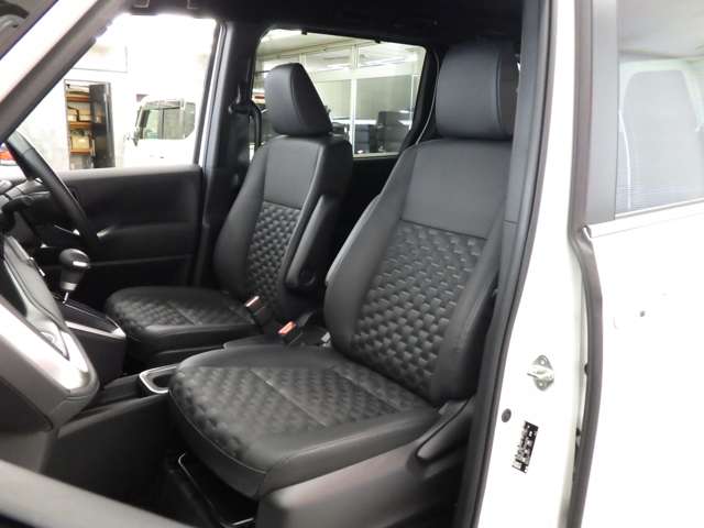 トヨタ ヴォクシー １．８ ハイブリッド Ｓ－Ｚ Ｅ－ＦＯＵＲ ４ＷＤ R7年 (東北) 99