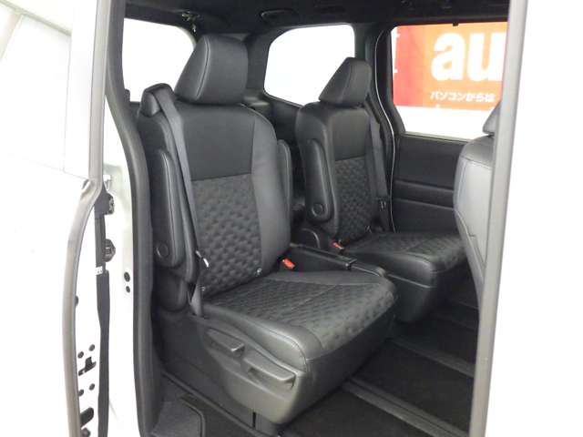 トヨタ ヴォクシー １．８ ハイブリッド Ｓ－Ｚ Ｅ－ＦＯＵＲ ４ＷＤ R7年 (東北) 99