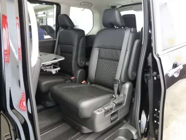 日産 セレナ １．４ Ｅ－４ＯＲＣＥ ハイウェイスターＶ ４ＷＤ R7年 (東北) 99
