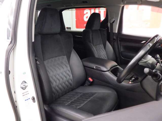 トヨタ ヴェルファイア　ハイブリッド ハイブリッド ２．５ ＺＲ Ｅ－ＦＯＵＲ ４ＷＤ H30年 (東北) 99