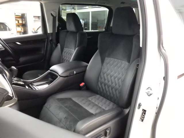 トヨタ ヴェルファイア　ハイブリッド ハイブリッド ２．５ ＺＲ Ｅ－ＦＯＵＲ ４ＷＤ H30年 (東北) 99