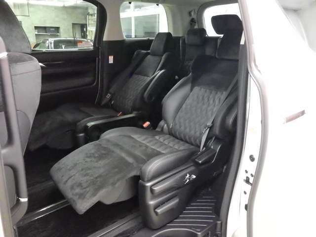 トヨタ ヴェルファイア　ハイブリッド ハイブリッド ２．５ ＺＲ Ｅ－ＦＯＵＲ ４ＷＤ H30年 (東北) 99
