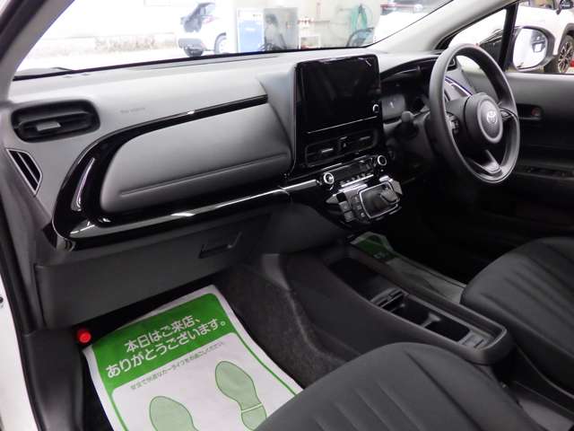 トヨタ アクア １．５ Ｕ Ｅ－ＦＯＵＲ ４ＷＤ R7年 (東北) 99