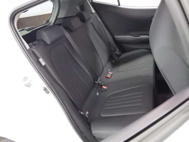 トヨタ アクア １．５ Ｕ Ｅ－ＦＯＵＲ ４ＷＤ R7年 (東北) 99