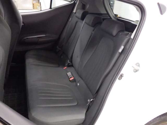 トヨタ アクア １．５ Ｕ Ｅ－ＦＯＵＲ ４ＷＤ R7年 (東北) 99
