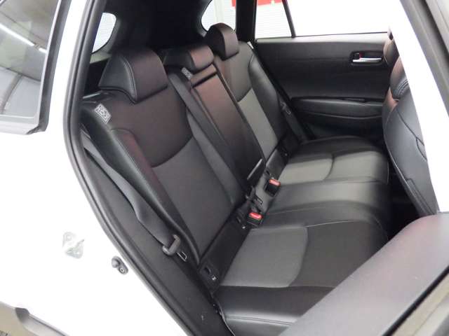 トヨタ カローラクロス　ハイブリッド １．８ ハイブリッド Ｚ Ｅ－ＦＯＵＲ ４ＷＤ R7年 (東北) 99