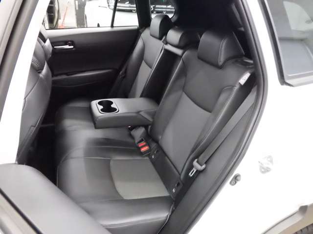 トヨタ カローラクロス　ハイブリッド １．８ ハイブリッド Ｚ Ｅ－ＦＯＵＲ ４ＷＤ R7年 (東北) 99