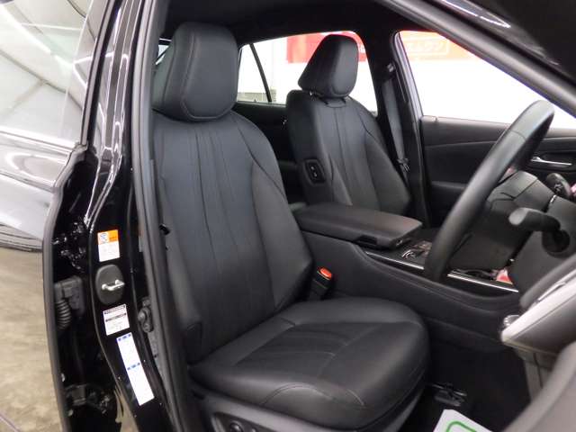 トヨタ クラウン　ハイブリッド ハイブリッド ２．５ Ｇ ＦＯＵＲ ４ＷＤ R3年 (東北) 99