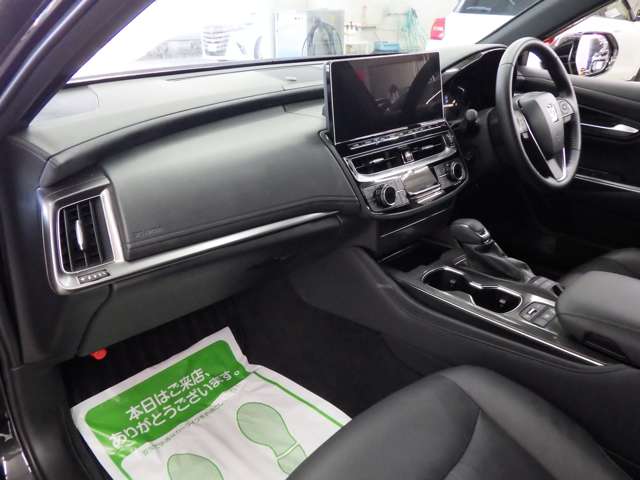 トヨタ クラウン　ハイブリッド ハイブリッド ２．５ Ｇ ＦＯＵＲ ４ＷＤ R3年 (東北) 99