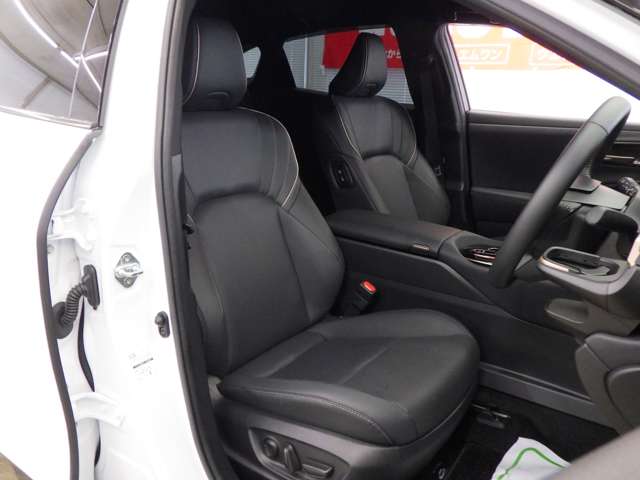 トヨタ クラウン　スポーツ　ハイブリッド ２．５ Ｚ Ｅ－ＦＯＵＲ ４ＷＤ R6年 (東北) 99