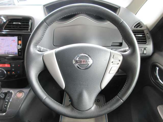 日産 セレナ ２．０ ライダー ブラックライン Ｓ－ＨＹＢＲＩＤ H27年 () 99