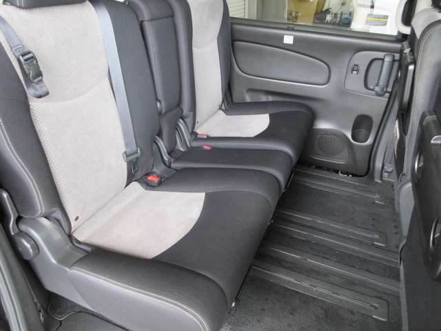 日産 セレナ ２．０ ライダー ブラックライン Ｓ－ＨＹＢＲＩＤ H27年 () 99
