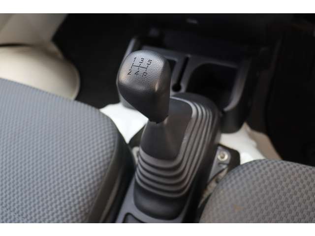 ダイハツ ハイゼットトラック ６６０ エクストラ ３方開 ４ＷＤ H29年 (四国) 99