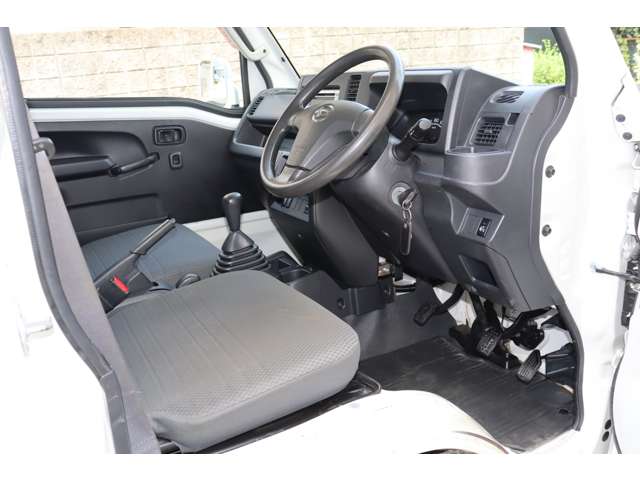 ダイハツ ハイゼットトラック ６６０ エクストラ ３方開 ４ＷＤ H29年 (四国) 99
