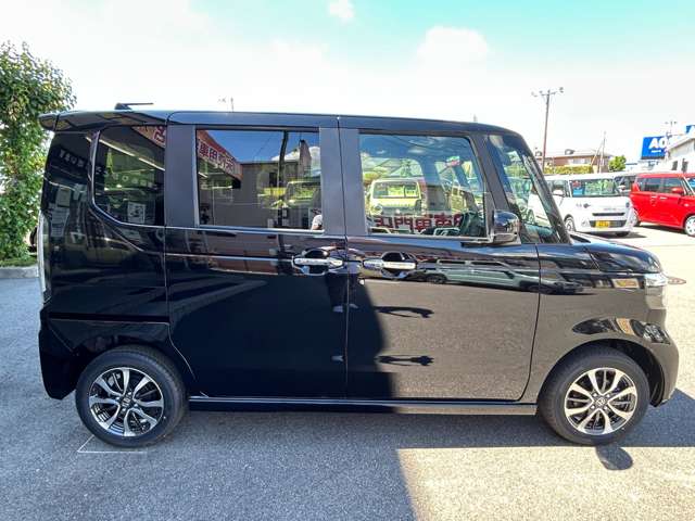 ホンダ Ｎ　ＢＯＸ カスタム ６６０ ４ＷＤ R8年 () 99