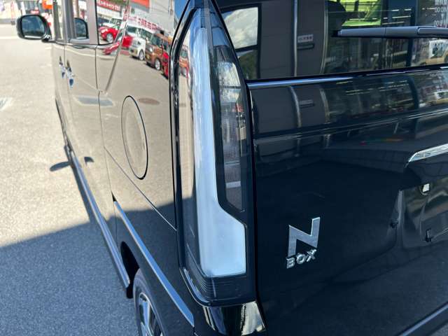 ホンダ Ｎ　ＢＯＸ カスタム ６６０ ４ＷＤ R8年 () 99