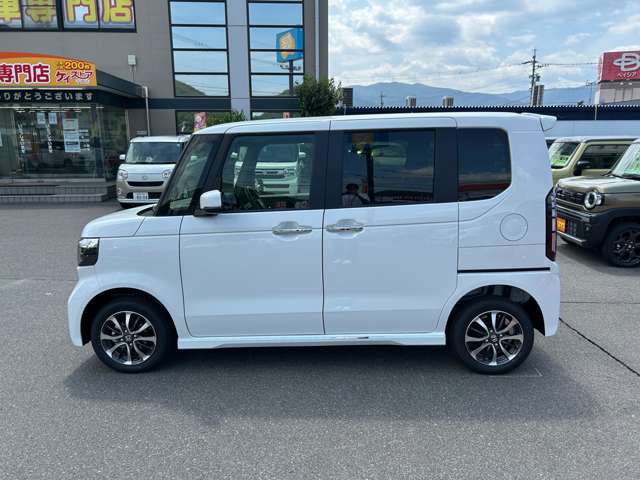ホンダ Ｎ　ＢＯＸ カスタム ６６０ ４ＷＤ R8年 () 99